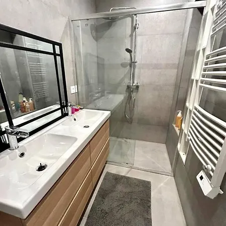 Accord Parfait - Avec Cour Privee 8p * Paris